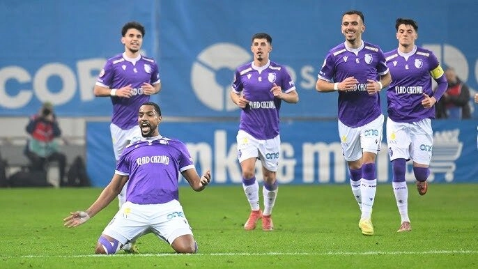 Soi kèo Maxline Vitebsk vs Universitatea Craiova